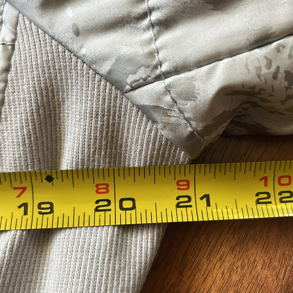 Like new Chico’s silver lightweight lined jacket - Picture 7 of 13